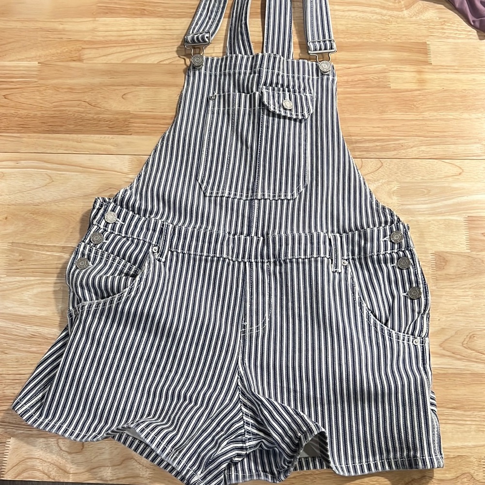 Stripped overall shorts